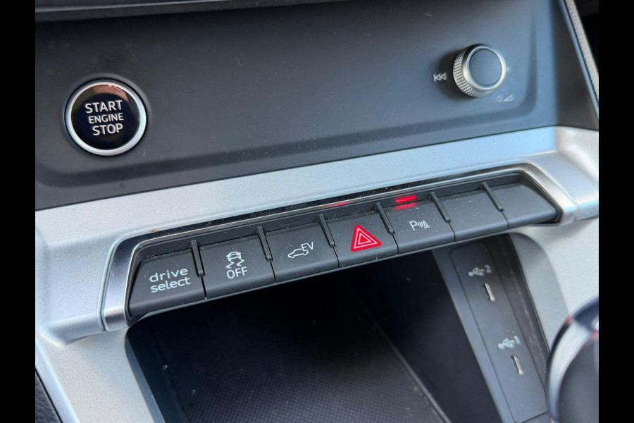 Audi Q3 45 TFSI e S edition / LED / TREKHAAK / NAVI / luxe stoelen enz..