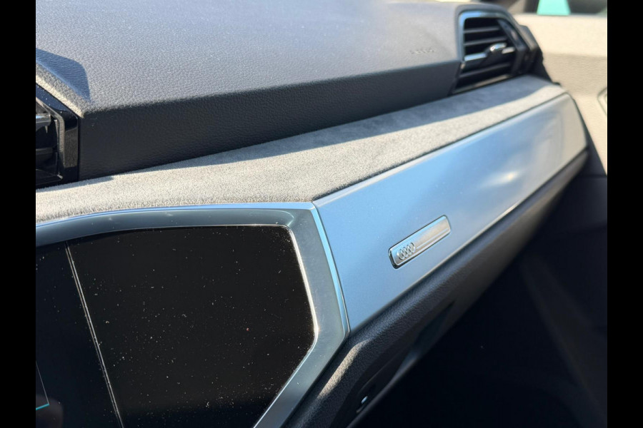 Audi Q3 45 TFSI e S edition / LED / TREKHAAK / NAVI / luxe stoelen enz..