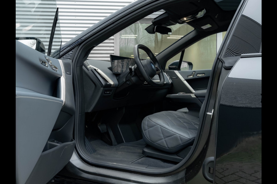 BMW iX xDrive50 - Sportpakket - Pano - Driving Ass Prof - Harman Kardon - 112 kWh