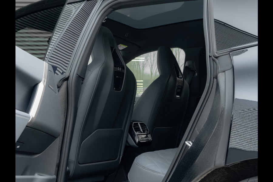 BMW iX xDrive50 - Sportpakket - Pano - Driving Ass Prof - Harman Kardon - 112 kWh