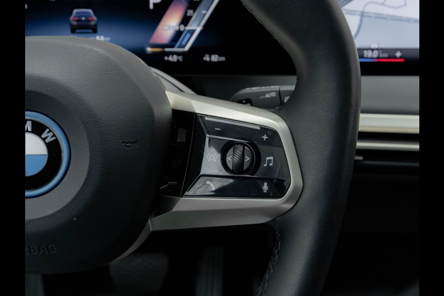 BMW iX xDrive50 - Sportpakket - Pano - Driving Ass Prof - Harman Kardon - 112 kWh