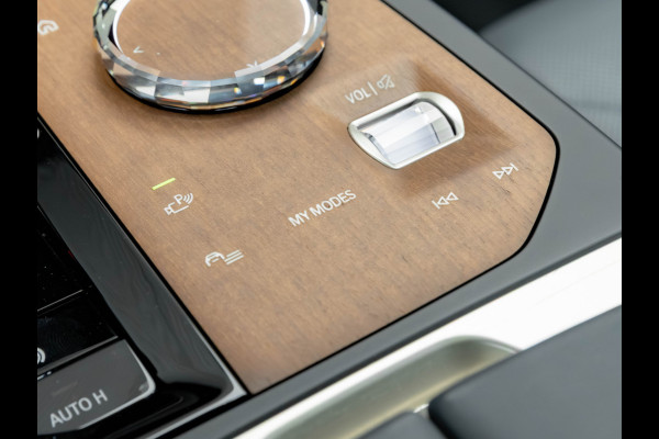 BMW iX xDrive50 - Sportpakket - Pano - Driving Ass Prof - Harman Kardon - 112 kWh