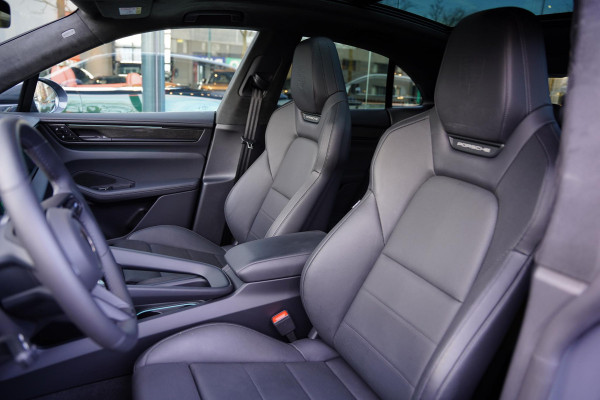 Porsche Macan Turbo 100 kWh / Passenger Display / Panoramadak / 2 D.Km