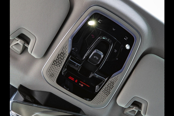 Lynk & Co 01 1.5 Black Edition Panoramadak|360° Camera|ACC|Stoelverwarming|Navi|Carplay