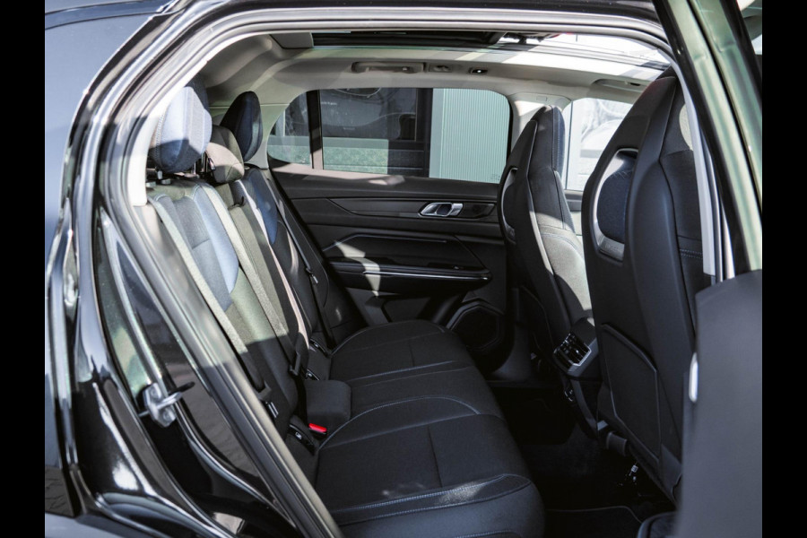 Lynk & Co 01 1.5 Black Edition Panoramadak|360° Camera|ACC|Stoelverwarming|Navi|Carplay