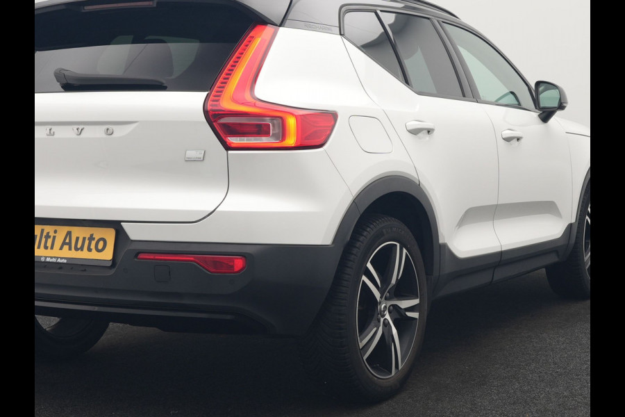 Volvo XC40 T5 Recharge R-Design Plug In Hybrid 263pk Dealer O.H. PHEV | Adaptive Cruise | Camera | Lederen Sportstoelen Memory & Verwarmd | Apple Carplay | Stuur Verwarmd | 19"L.M | Virtual | Blis | Navigatie | DAB |