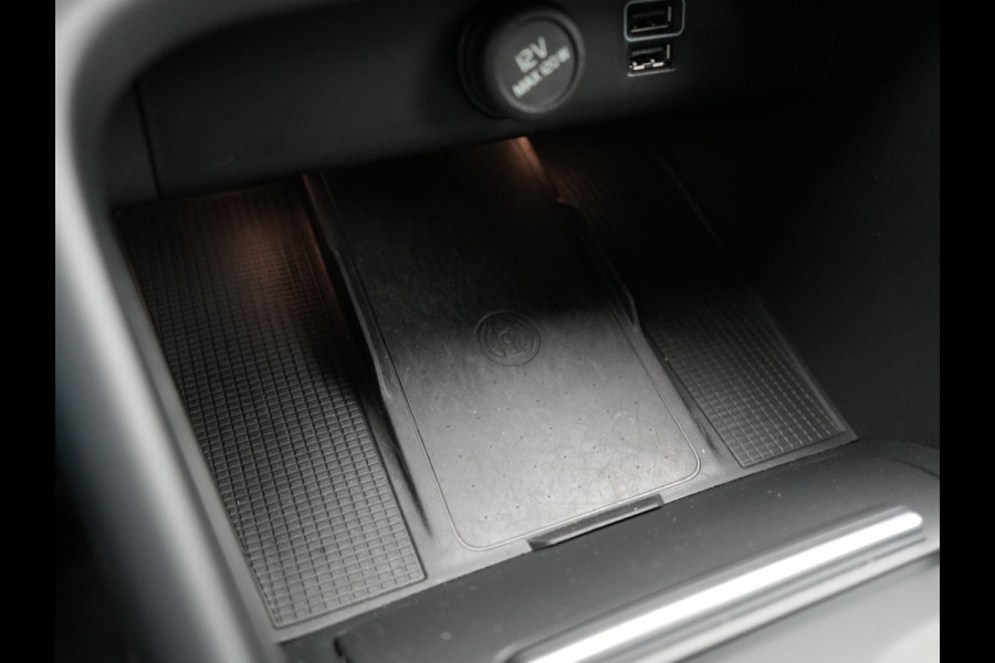 Volvo XC40 T5 Recharge R-Design Plug In Hybrid 263pk Dealer O.H. PHEV | Adaptive Cruise | Camera | Lederen Sportstoelen Memory & Verwarmd | Apple Carplay | Stuur Verwarmd | 19"L.M | Virtual | Blis | Navigatie | DAB |