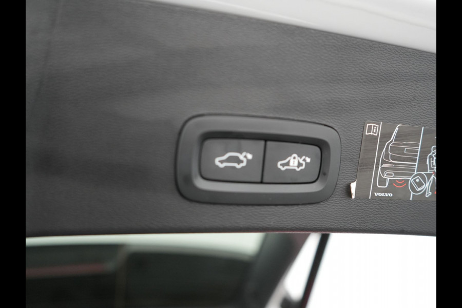 Volvo XC40 T5 Recharge R-Design Plug In Hybrid 263pk Dealer O.H. PHEV | Adaptive Cruise | Camera | Lederen Sportstoelen Memory & Verwarmd | Apple Carplay | Stuur Verwarmd | 19"L.M | Virtual | Blis | Navigatie | DAB |