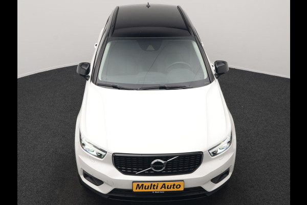 Volvo XC40 T5 Recharge R-Design Plug In Hybrid 263pk Dealer O.H. PHEV | Adaptive Cruise | Camera | Lederen Sportstoelen Memory & Verwarmd | Apple Carplay | Stuur Verwarmd | 19"L.M | Virtual | Blis | Navigatie | DAB |