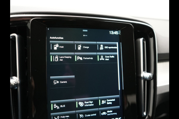 Volvo XC40 T5 Recharge R-Design Plug In Hybrid 263pk Dealer O.H. PHEV | Adaptive Cruise | Camera | Lederen Sportstoelen Memory & Verwarmd | Apple Carplay | Stuur Verwarmd | 19"L.M | Virtual | Blis | Navigatie | DAB |