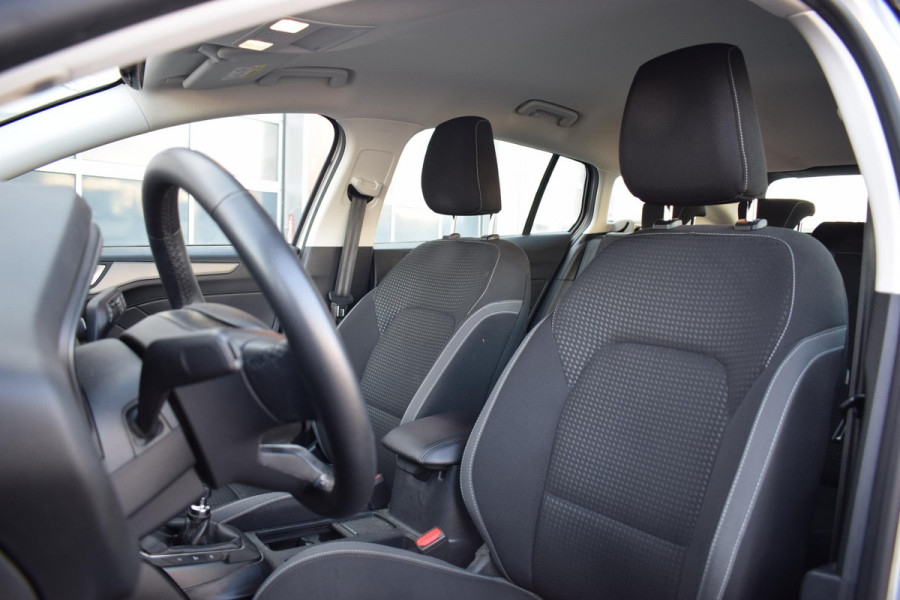 Ford FOCUS Wagon 1.0 EcoBoost Hybrid Connected | Apple CarPlay | LED | Cruise | Sportstoelen