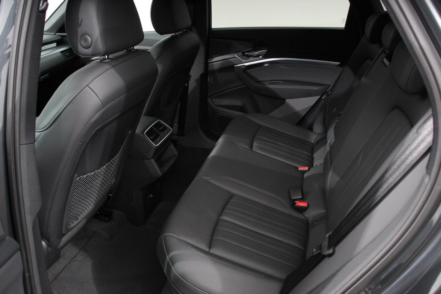 Audi e-tron 55 quattro Advanced edition Plus 408pk | Lederen bekleding | Navigatie | Climate Control | Camera | Extra Getint glas | Parkeer sensoren