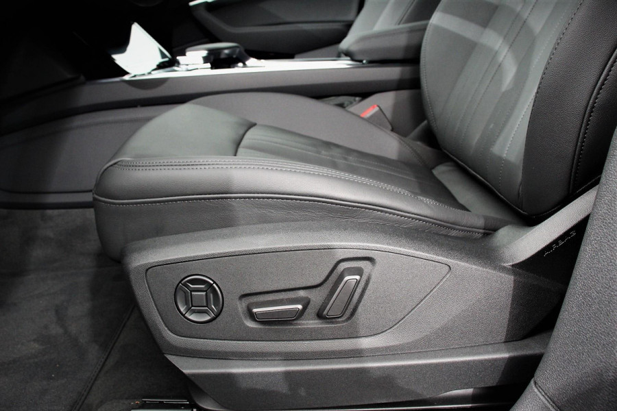 Audi e-tron 55 quattro Advanced edition Plus 408pk | Lederen bekleding | Navigatie | Climate Control | Camera | Extra Getint glas | Parkeer sensoren