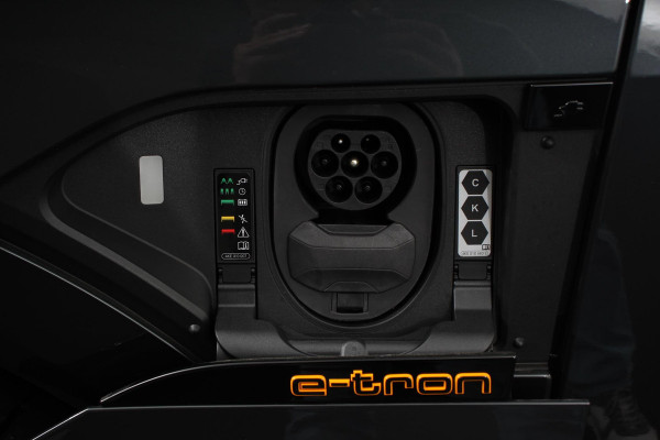 Audi e-tron 55 quattro Advanced edition Plus 408pk | Lederen bekleding | Navigatie | Climate Control | Camera | Extra Getint glas | Parkeer sensoren