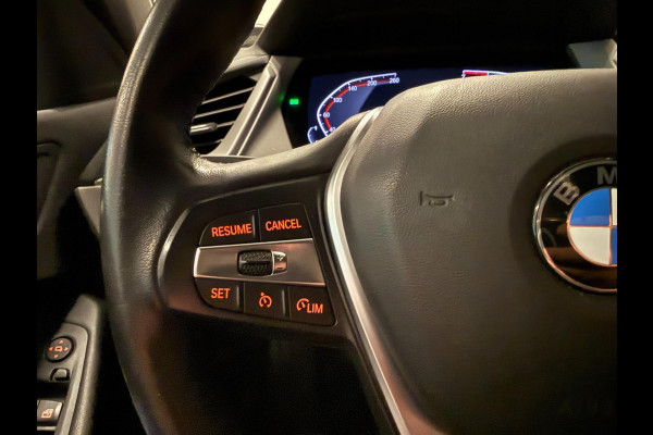 BMW 1-serie 118i Executive Edition V-COCKPIT/NAVI/LED/CARPLAY/ECC/PDC/CRUISE///