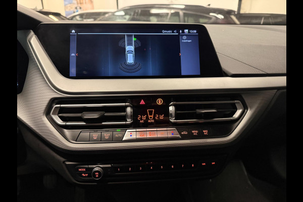 BMW 1-serie 118i Executive Edition V-COCKPIT/NAVI/LED/CARPLAY/ECC/PDC/CRUISE///