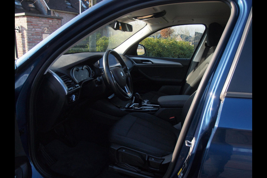 BMW X3 xDrive30e Executive | Apple Carplay | Trekhaak | Cruise Control | Parkeersensoren |