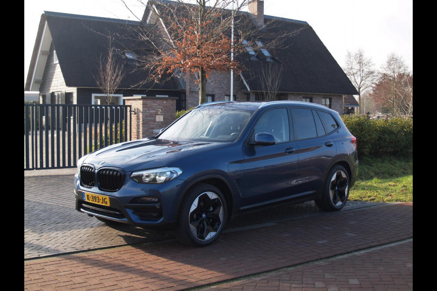 BMW X3 xDrive30e Executive | Apple Carplay | Trekhaak | Cruise Control | Parkeersensoren |