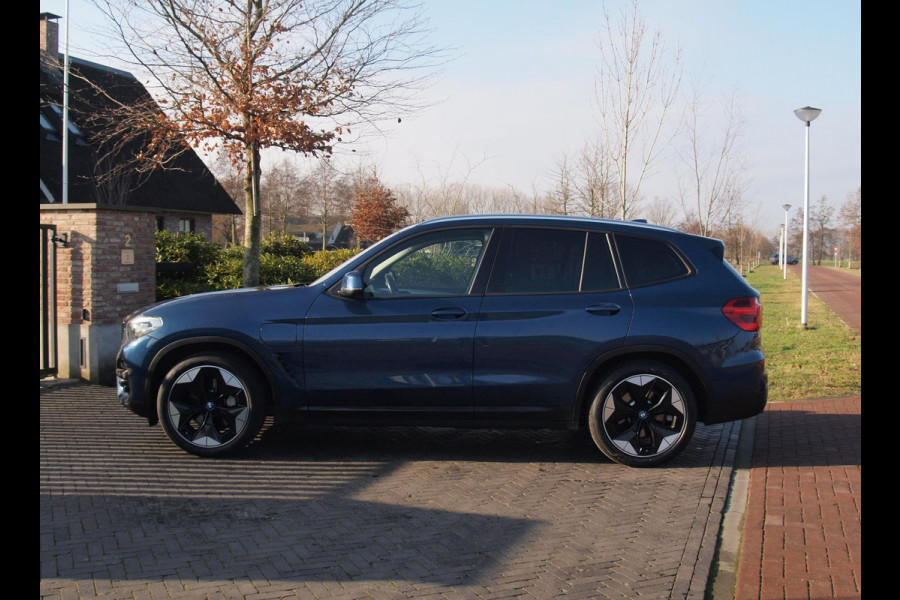 BMW X3 xDrive30e Executive | Apple Carplay | Trekhaak | Cruise Control | Parkeersensoren |