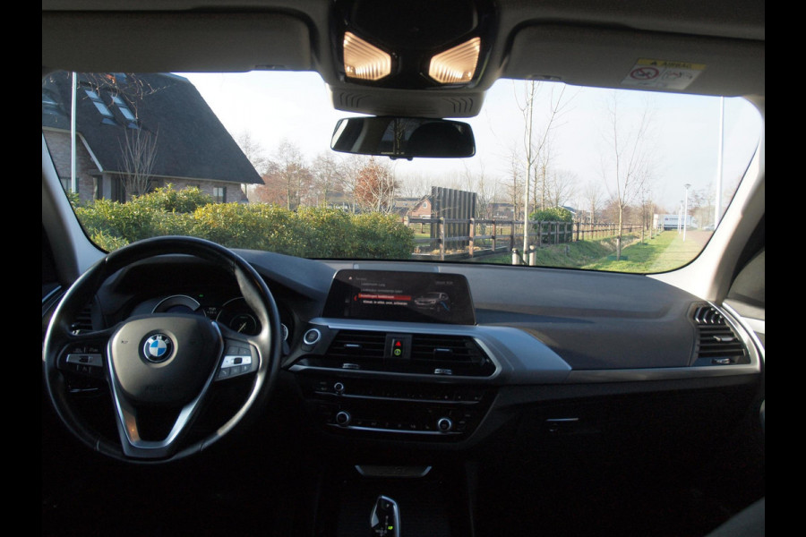 BMW X3 xDrive30e Executive | Apple Carplay | Trekhaak | Cruise Control | Parkeersensoren |