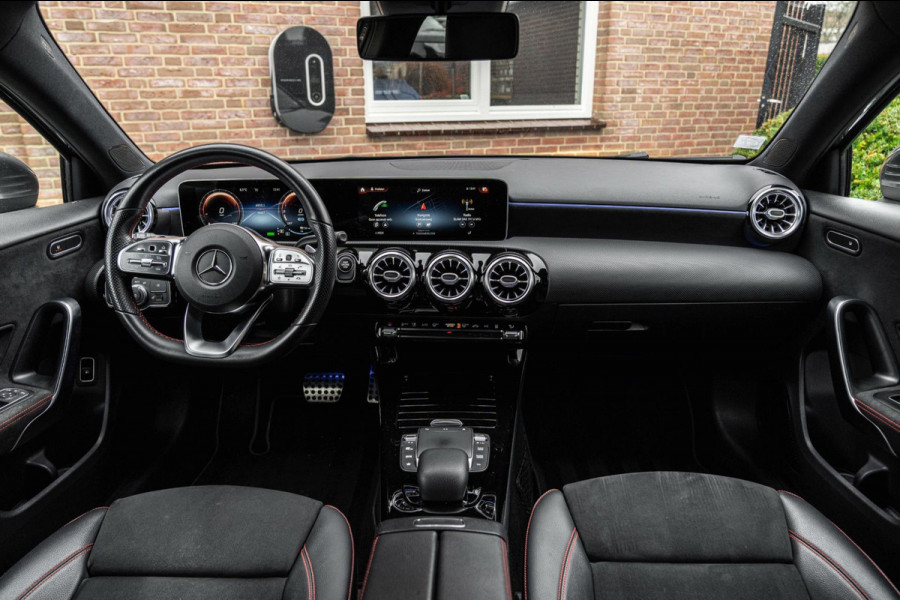 Mercedes-Benz A-Klasse 250 e Business AMG Limited Widescreen Sfeer Keyless Camera 18''