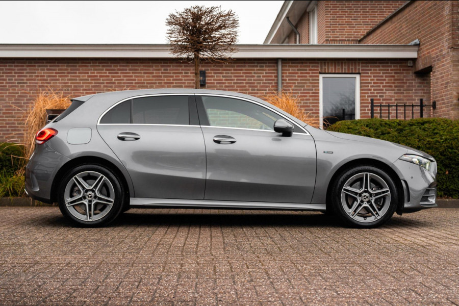 Mercedes-Benz A-Klasse 250 e Business AMG Limited Widescreen Sfeer Keyless Camera 18''
