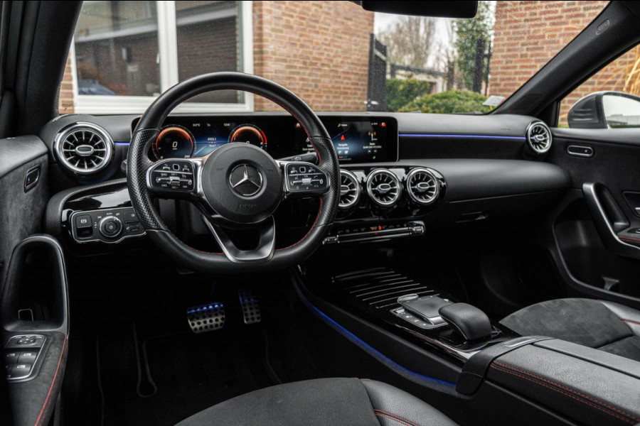 Mercedes-Benz A-Klasse 250 e Business AMG Limited Widescreen Sfeer Keyless Camera 18''