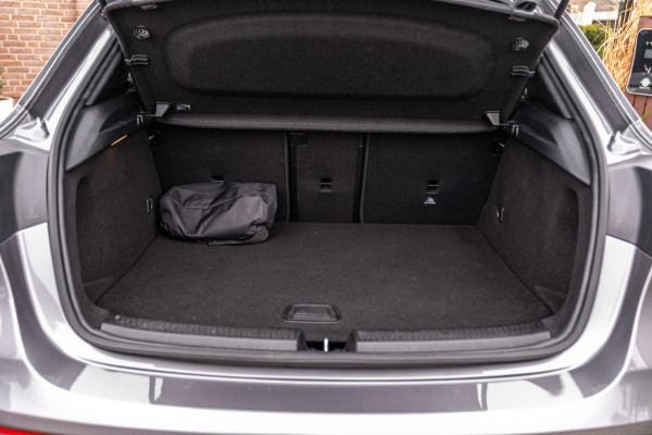 Mercedes-Benz A-Klasse 250 e Business AMG Limited Widescreen Sfeer Keyless Camera 18''