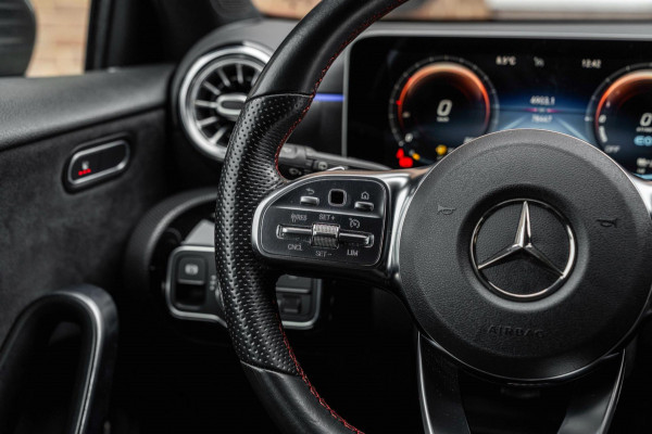 Mercedes-Benz A-Klasse 250 e Business AMG Limited Widescreen Sfeer Keyless Camera 18''