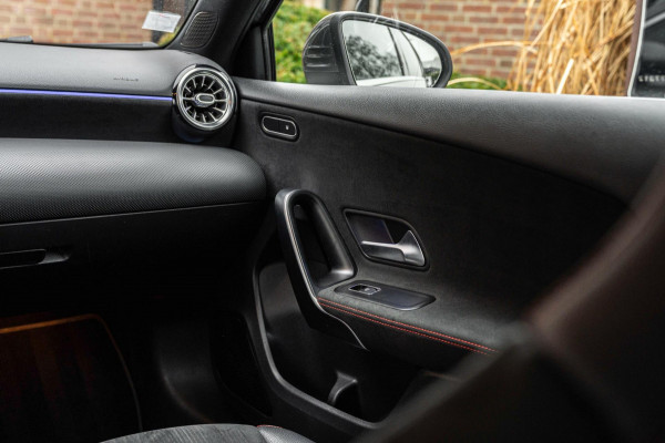 Mercedes-Benz A-Klasse 250 e Business AMG Limited Widescreen Sfeer Keyless Camera 18''