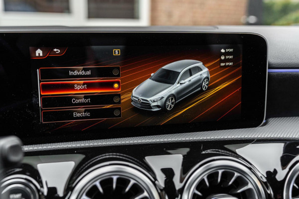 Mercedes-Benz A-Klasse 250 e Business AMG Limited Widescreen Sfeer Keyless Camera 18''