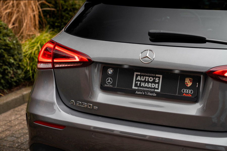 Mercedes-Benz A-Klasse 250 e Business AMG Limited Widescreen Sfeer Keyless Camera 18''