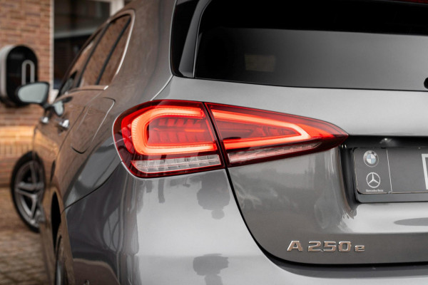 Mercedes-Benz A-Klasse 250 e Business AMG Limited Widescreen Sfeer Keyless Camera 18''