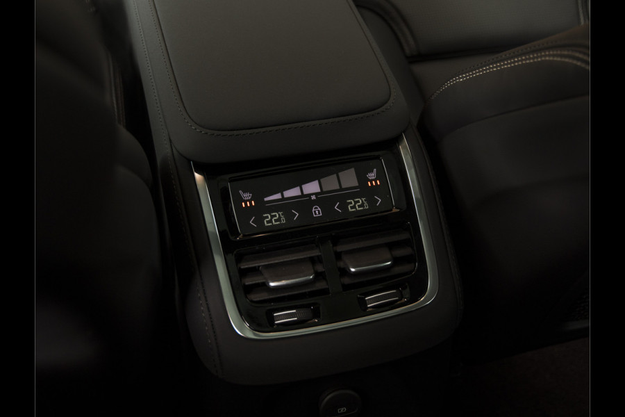 Volvo XC90 2.0 T8 Plug-in hybrid AWD Ultra Dark B&W | 22" | TREKHAAK | LUCHTVERING