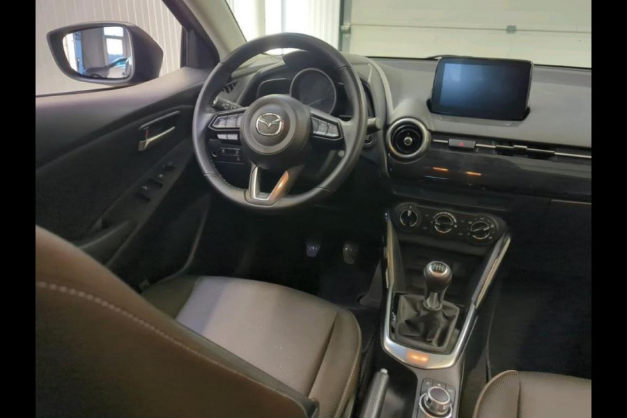 Mazda 2 1.5 90PK 6versn.Skyactiv-G Comfort / Pdc+Camera / Airco / Lmv./ Radio multimedia / 5Drs.
