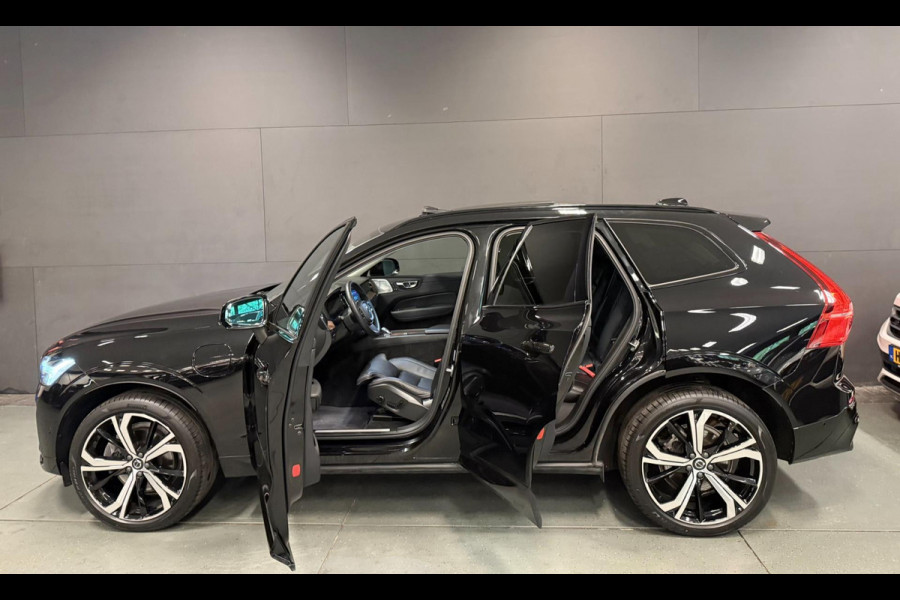 Volvo XC60 2.0 T8 455PK AWD R-DESIGN BLACK B&W/PANO/LEDER/H-UP/360CAM/STOEL-M+KOELING///