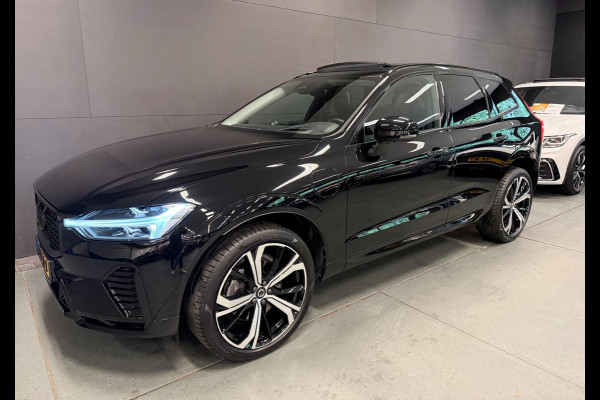 Volvo XC60 2.0 T8 455PK AWD R-DESIGN BLACK B&W/PANO/LEDER/H-UP/360CAM/STOEL-M+KOELING///