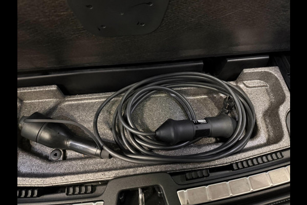 Volvo XC60 2.0 T8 455PK AWD R-DESIGN BLACK B&W/PANO/LEDER/H-UP/360CAM/STOEL-M+KOELING///