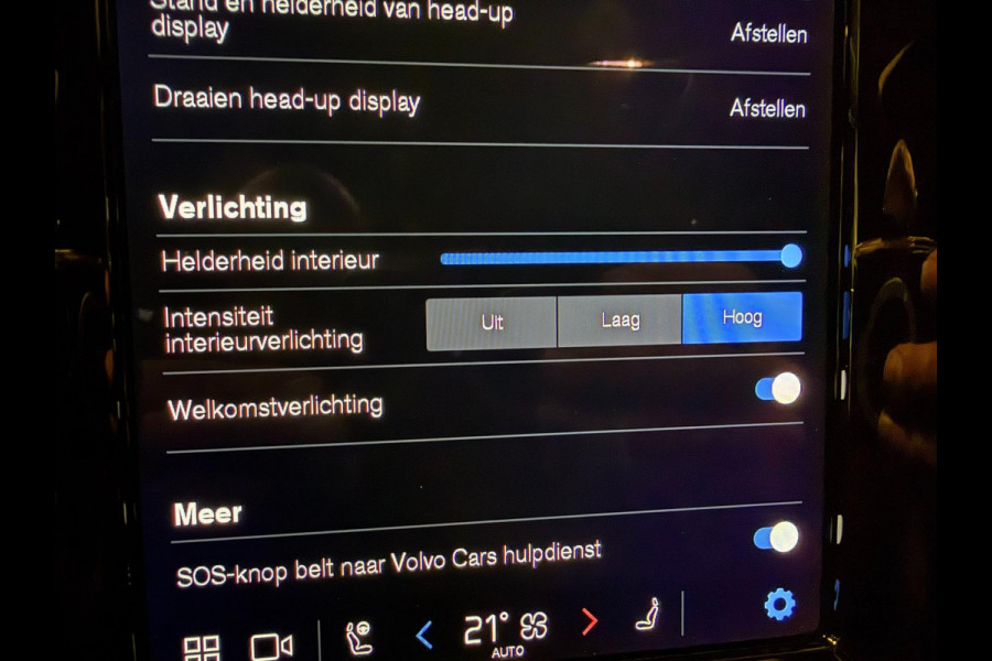 Volvo XC60 2.0 T8 455PK AWD R-DESIGN BLACK B&W/PANO/LEDER/H-UP/360CAM/STOEL-M+KOELING///