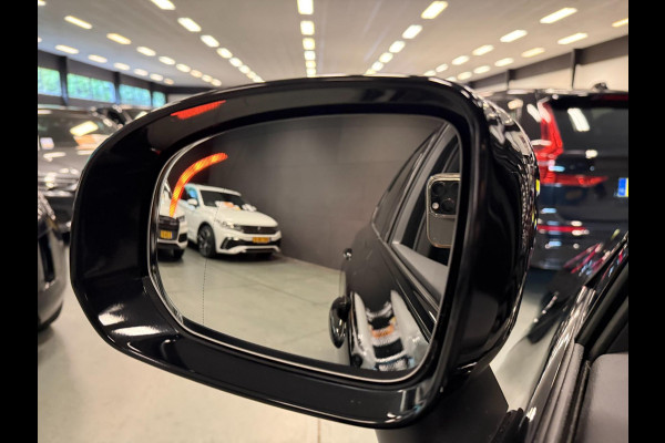 Volvo XC60 2.0 T8 455PK AWD R-DESIGN BLACK B&W/PANO/LEDER/H-UP/360CAM/STOEL-M+KOELING///