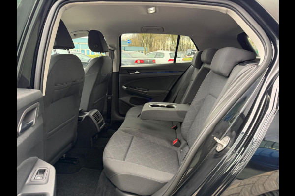 Volkswagen Golf 1.5 TSI Style, CarPlay, Stuur + Stoel verw, LED