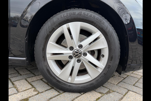 Volkswagen Golf 1.5 TSI Style, CarPlay, Stuur + Stoel verw, LED