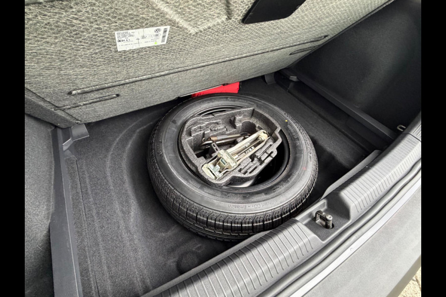 Volkswagen Golf 1.5 TSI Style, CarPlay, Stuur + Stoel verw, LED