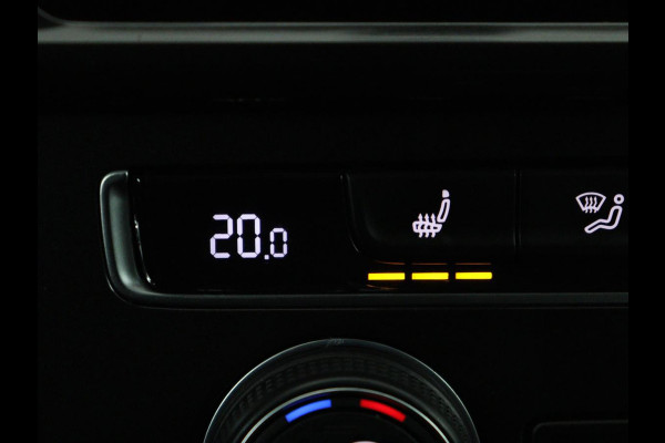 Volkswagen e-Golf E-DITION | Stoelverwarming | Warmtepomp | Carplay | Adaptive cruise | Virtual Cockpit | Navigatie | LED  Plus | Getint glas | Climate control