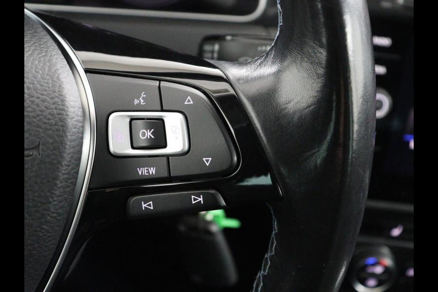 Volkswagen e-Golf E-DITION | Stoelverwarming | Warmtepomp | Carplay | Adaptive cruise | Virtual Cockpit | Navigatie | LED  Plus | Getint glas | Climate control