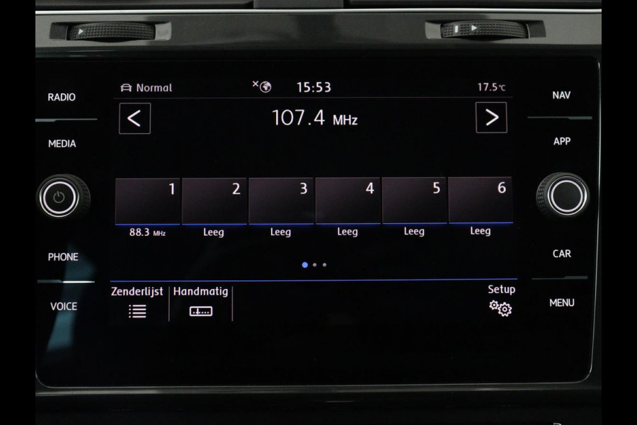 Volkswagen e-Golf E-DITION | Stoelverwarming | Warmtepomp | Carplay | Adaptive cruise | Virtual Cockpit | Navigatie | LED  Plus | Getint glas | Climate control