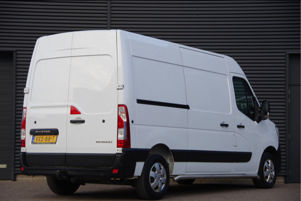 Renault Master 2.3 dCi L2H2 Work Edition 3-ZITS, 135PK, TREKHAAK, CAMERA, NAVI, CRUISE, AIRCO, DODE HOEK DETECTIE, NL AUTO, NAP
