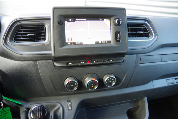 Renault Master 2.3 dCi L2H2 Work Edition 3-ZITS, 135PK, TREKHAAK, CAMERA, NAVI, CRUISE, AIRCO, DODE HOEK DETECTIE, NL AUTO, NAP