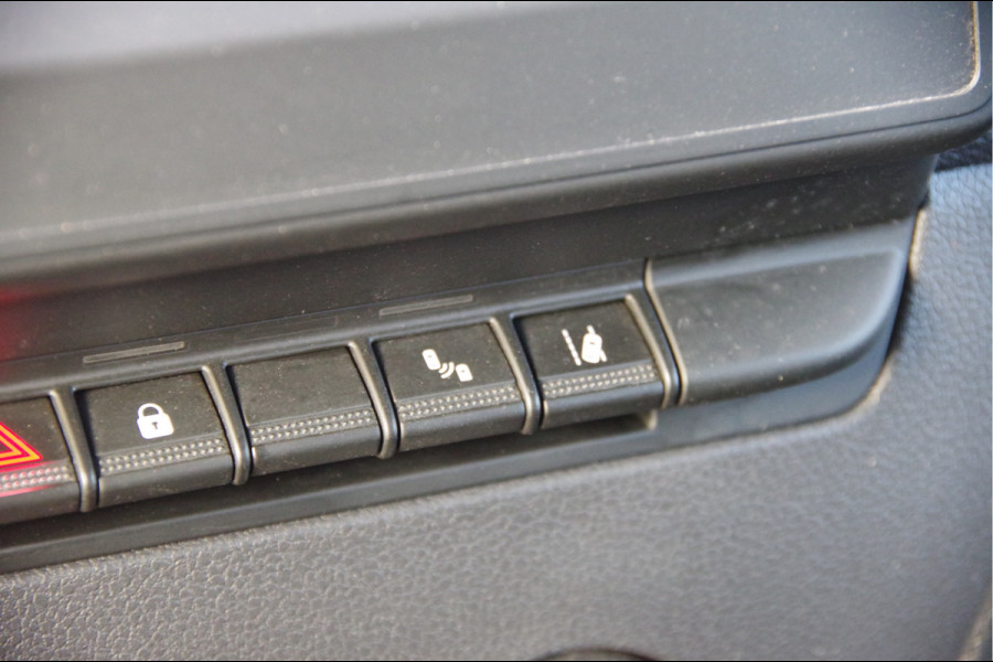 Renault Master 2.3 dCi L2H2 Work Edition 3-ZITS, 135PK, TREKHAAK, CAMERA, NAVI, CRUISE, AIRCO, DODE HOEK DETECTIE, NL AUTO, NAP