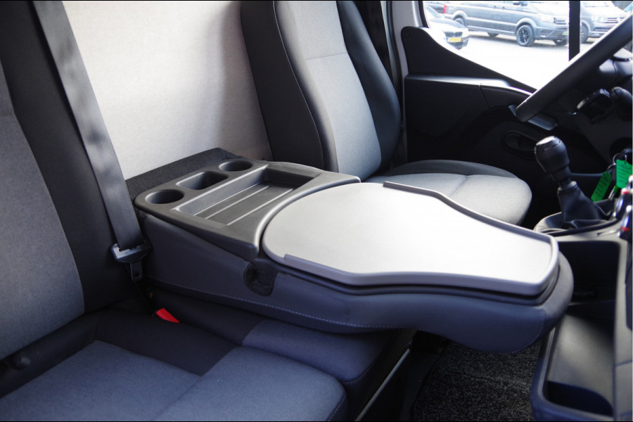 Renault Master 2.3 dCi L2H2 Work Edition 3-ZITS, 135PK, TREKHAAK, CAMERA, NAVI, CRUISE, AIRCO, DODE HOEK DETECTIE, NL AUTO, NAP